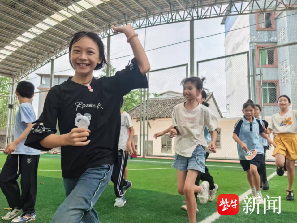孩张耀涵扎