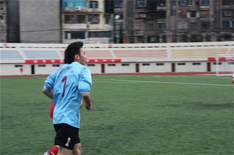 赛中的场场, 也让潘立东